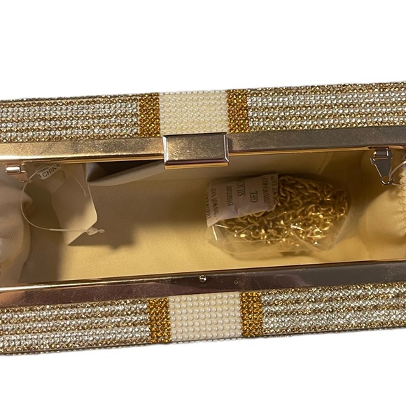 Money Clutch - Picture 3 of 3